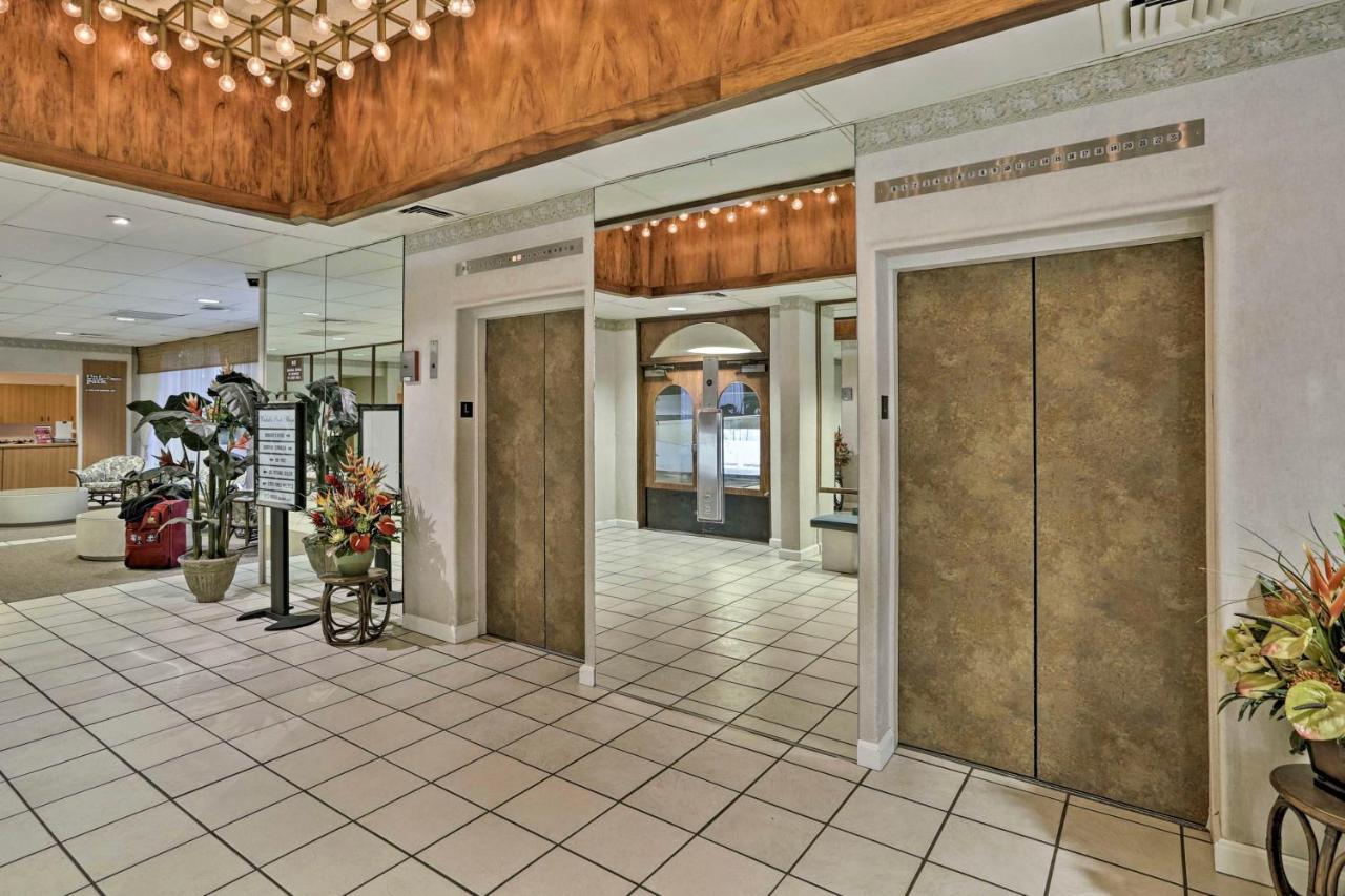 Apartment 15th Floor With Lanai, 2 Blocks To Beach! *